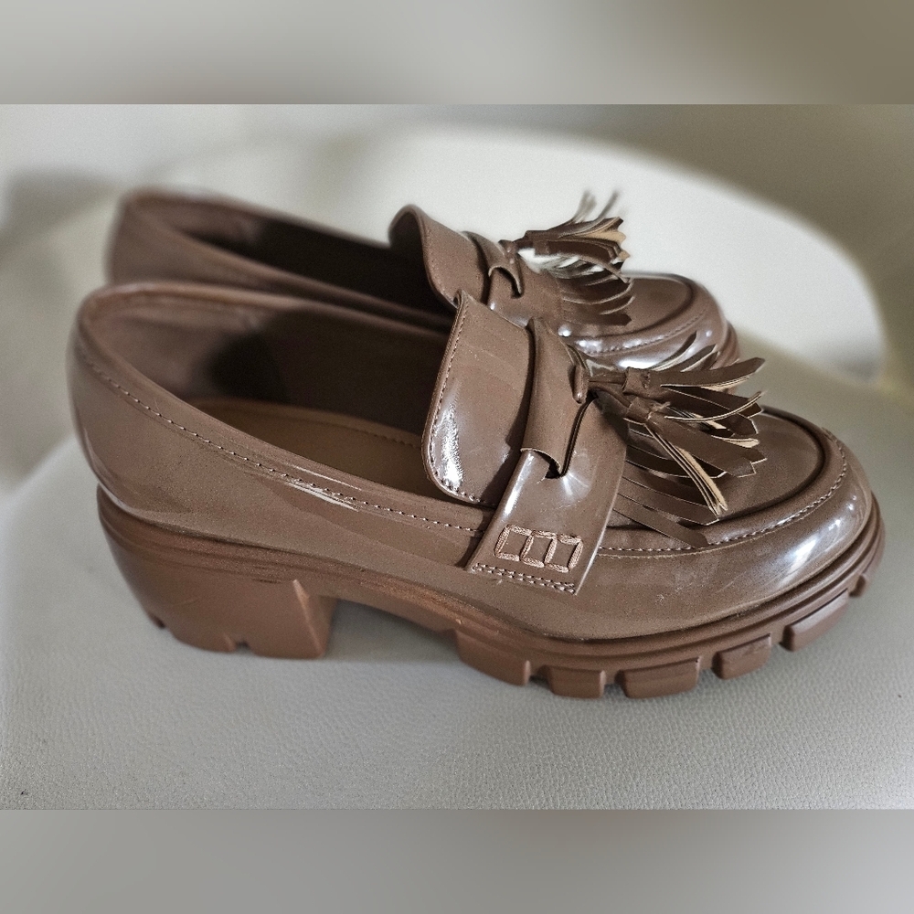 JustFab Sifia Patent Tassel Lug Sole Loafers Women’s Brown Slip-On Shoes Sz 8 - Picture 3 of 11